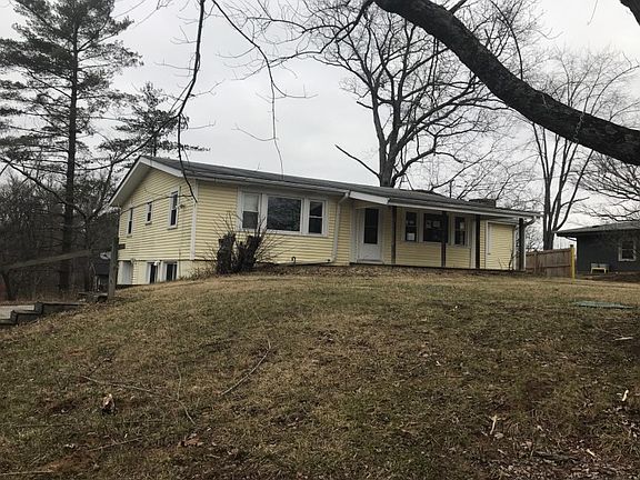 3rd image of 268 Orchard Hill Dr