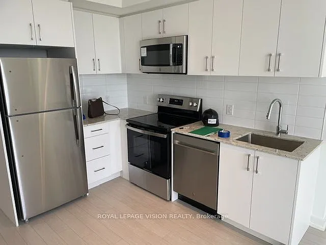 4010 Eglinton Ave W #809 — Photo 5
