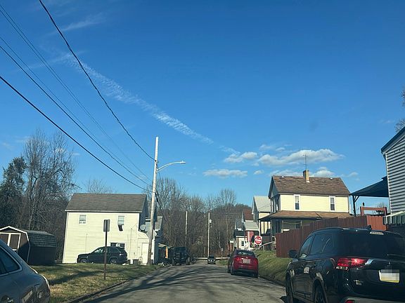 4th image of 333 Lloyd St