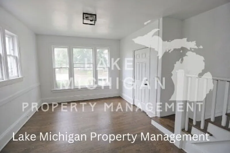 2 bed, 1.0 bath, 607 sqft, $1,800 — Photo 3