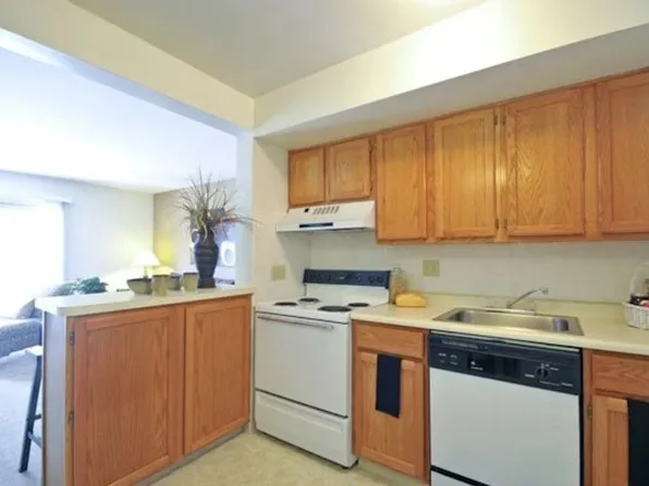 Four Seasons Apartments