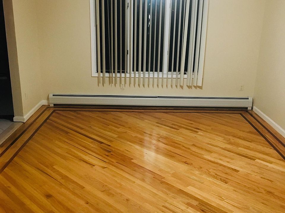 2nd image of 435 Lawton Ave #2
