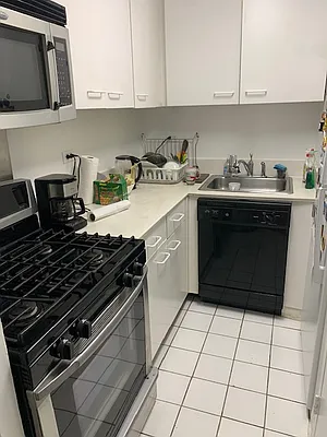 Sold by Vipler Realty | media 4