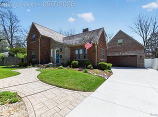 123 Riddle St, Howell, MI 48843