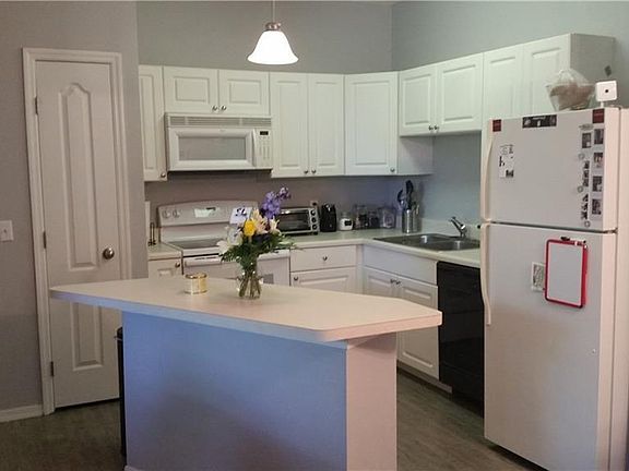 4th image of 1429 Villa Capri Cir APT 202