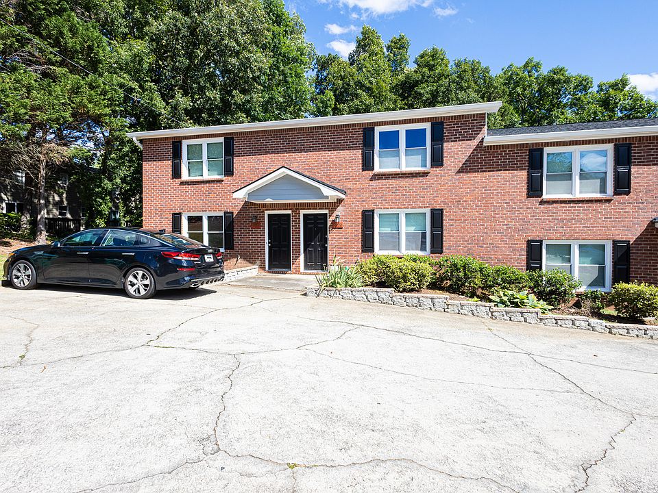 1st image of 3092 Spruce Cir