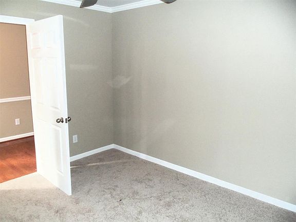 3rd image of 4701 Worden Dr