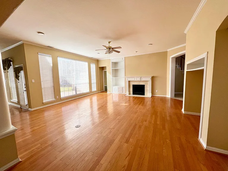 525 Salisbury Dr — Photo 9