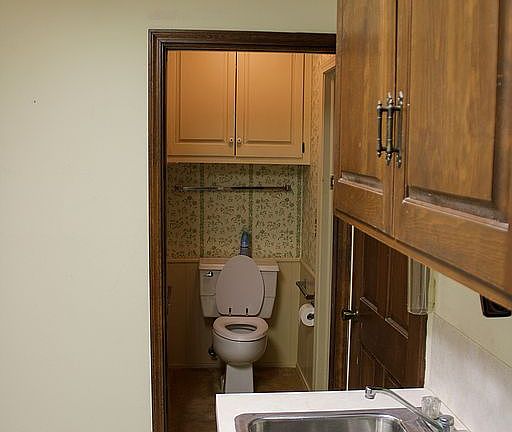 Full bath off laundry room