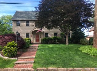 51 Tunstall Rd, Scarsdale, NY 10583