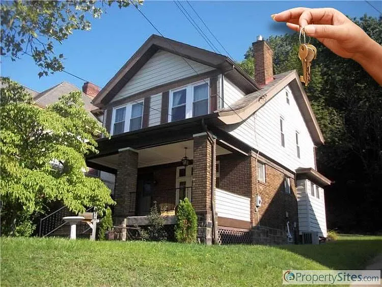 1026 Davis Ave photo 1