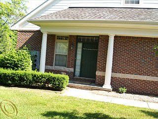 1st image of 4392 Gateway Cir #1
