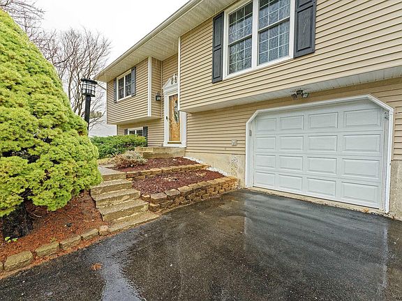 2nd image of 15 Timber Dr