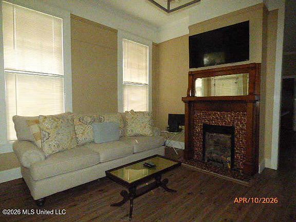 2nd image of 606 N Rankin St
