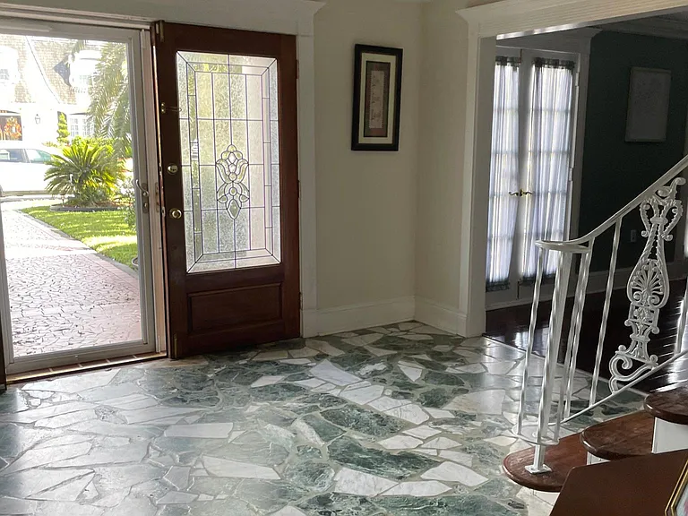 6831 Lake Willow Dr — Photo 3