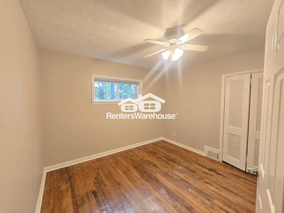 1593 Tanager Cir