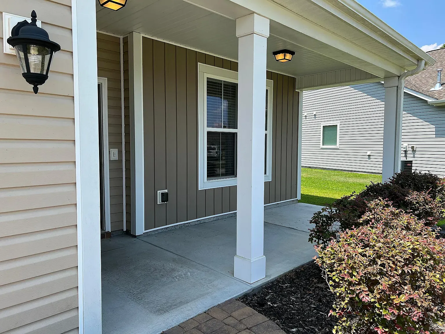 4 bed, 3.5 bath, 2569 sqft, $2,500 — Photo 3