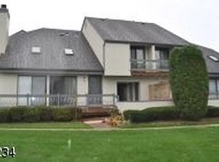 11 Woodhill St, Somerset, NJ 08873