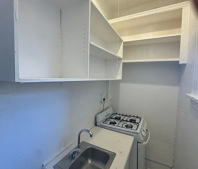 4213 University Way NE #D — Photo 3