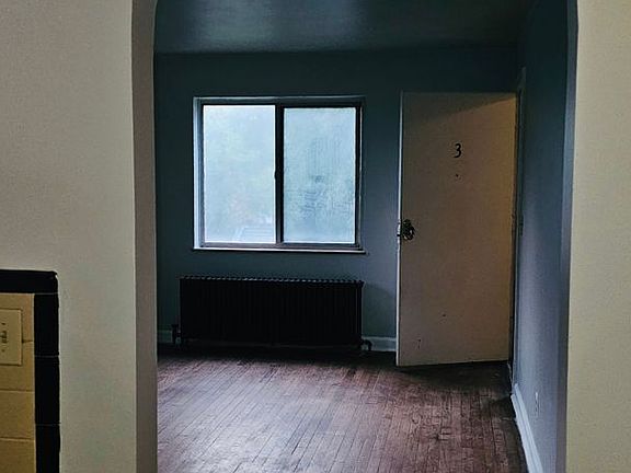 3rd image of 7123 Eastlawn Dr #3
