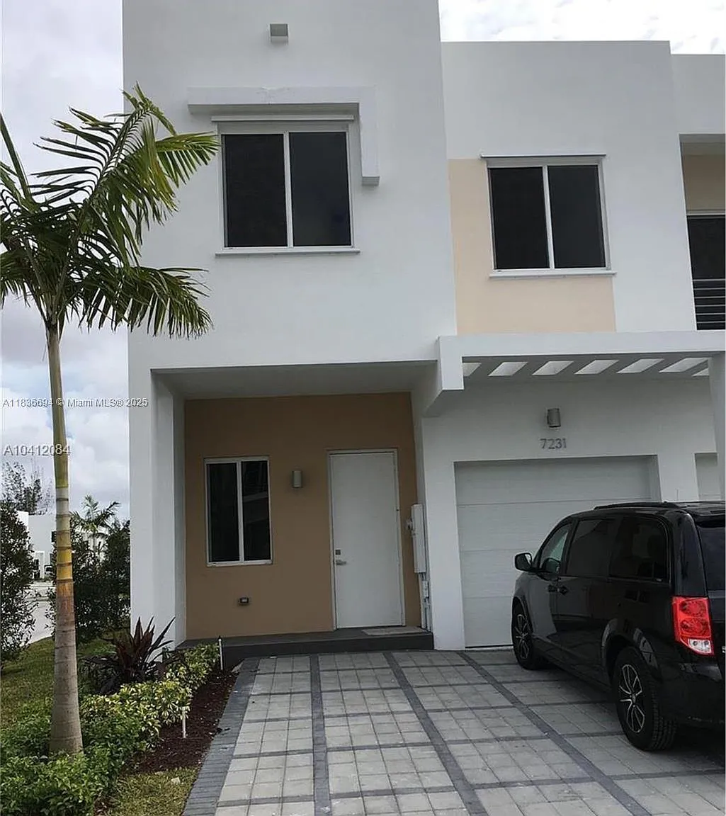 4 bed, 3.5 bath, 2043 sqft, $5,500 — Photo 2