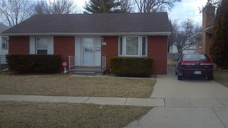 1st image of 976 N Jefferson St