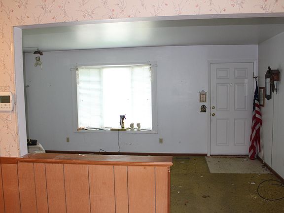 3rd image of 27 Bonnie Brae Cir