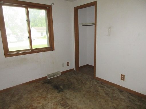 5th image of 34W912 S James Dr