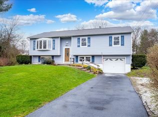 7 Lawn Pl, Wappingers Falls, NY 12590