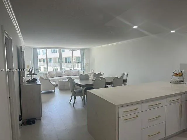 5401 Collins Ave #230 — Photo 24