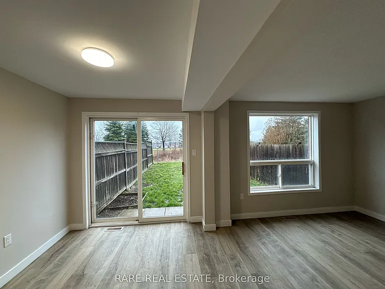 253 Dunsmore Ln N — Photo 6