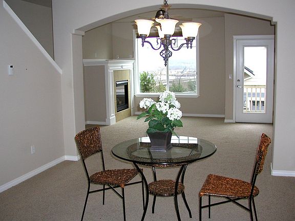 3rd image of 3011 Belmonte Ln