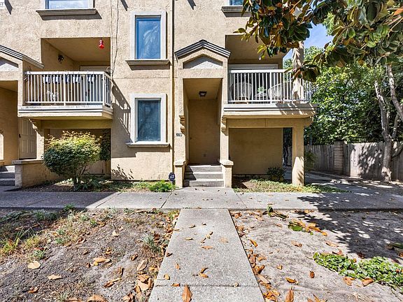 2nd image of 278 Estabrook St