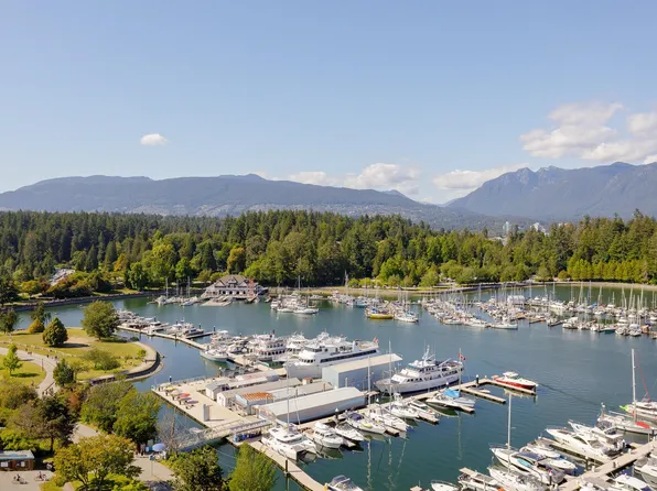 1777 Bayshore Dr Penthouse 2, Vancouver, BC V6G 3H2