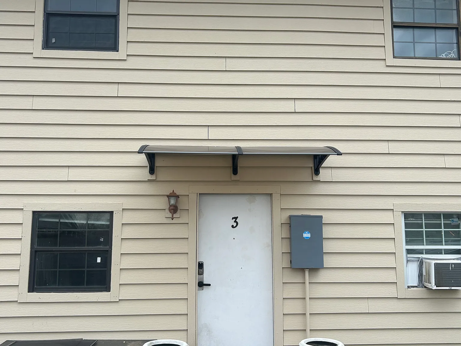 2 bed, 1100 sqft, $880 — Photo 1