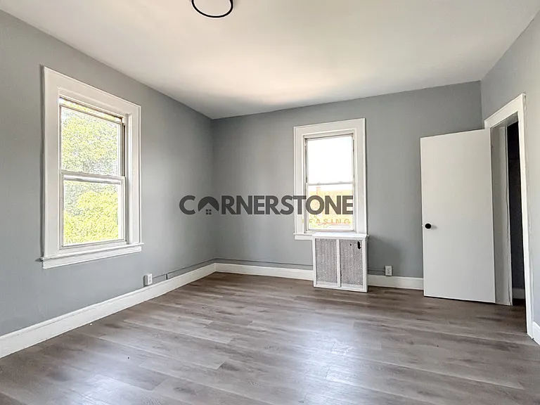 16 Crescent Ave — Photo 9