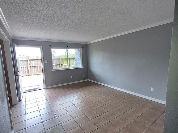 2nd image of 738 Coolwood Dr #B