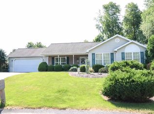 5 Doe Cir, New Columbia, PA 17856