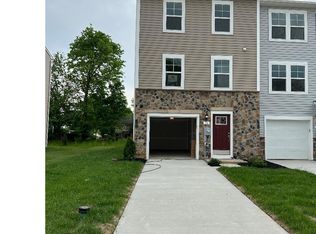 76 Tate Manor Dr, Charles Town, WV 25414