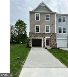 76 Tate Manor Dr, Charles Town, WV, 25414