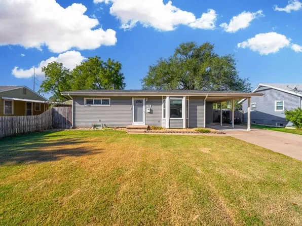 439 Meeds Dr, Valley Center, KS 67147