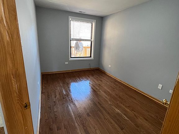 3rd image of 4453 N Dover St #1F