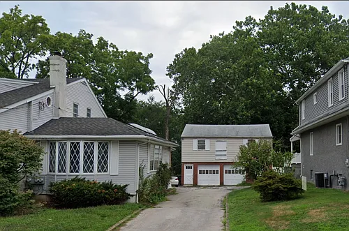 328 Hutchinson Ter Photo 1