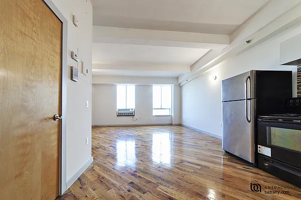 Rented by Batra Group Inc | media 28
