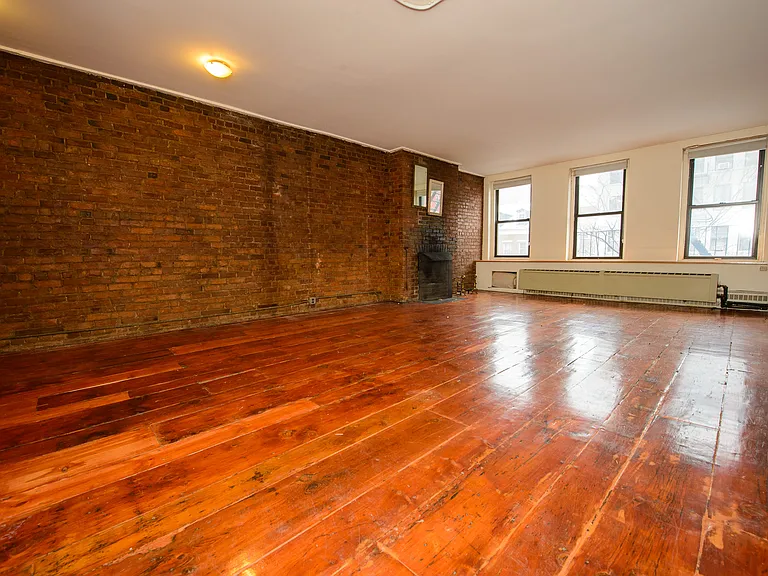 154 8th Ave #3 — Photo 7