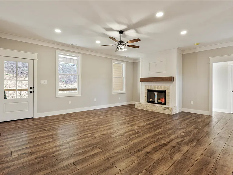 378 Signet Ln — Photo 4