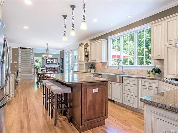5th image of 65 Wildwood Dr