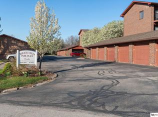 11937 Miracle Hills Dr APT 11, Omaha, NE 68154