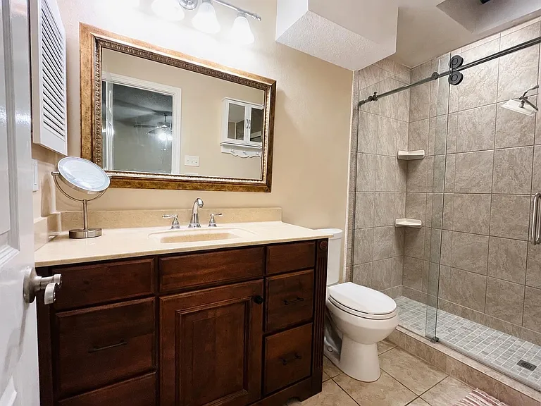 8705 Clearbrook Trl #B — Photo 9