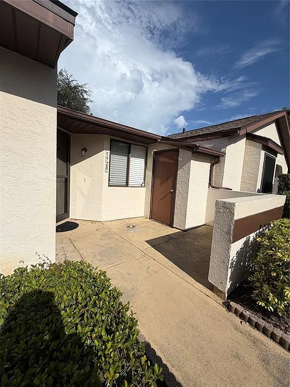 2 bed, 2.0 bath, 937 sqft, $1,650 — Photo 3
